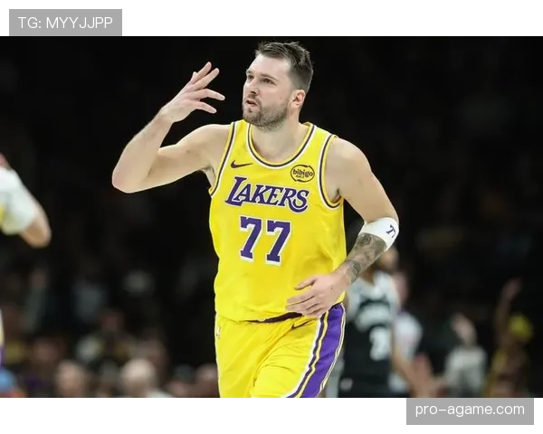 东契奇关键挡拆提升得分效率，完胜哈登同期表现