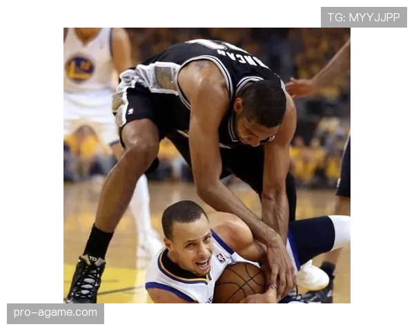 威斯布鲁克单打制造突破机会，得分结构不同于库里