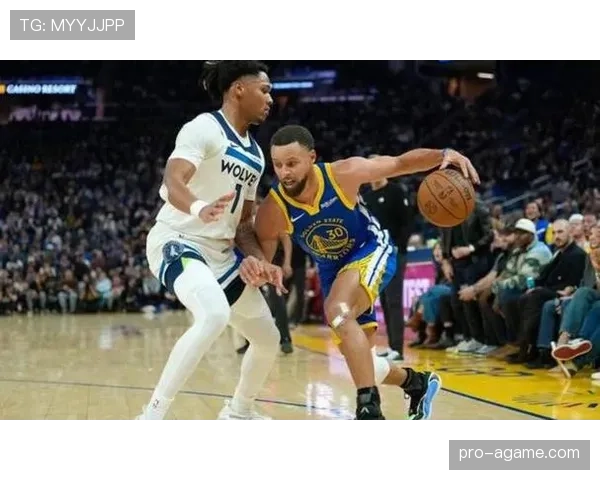 爱德华兹单打主导与库里无球输出效率差异明显