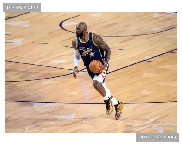 罗伯特·帕里什篮下强攻提升球队内线效率明显